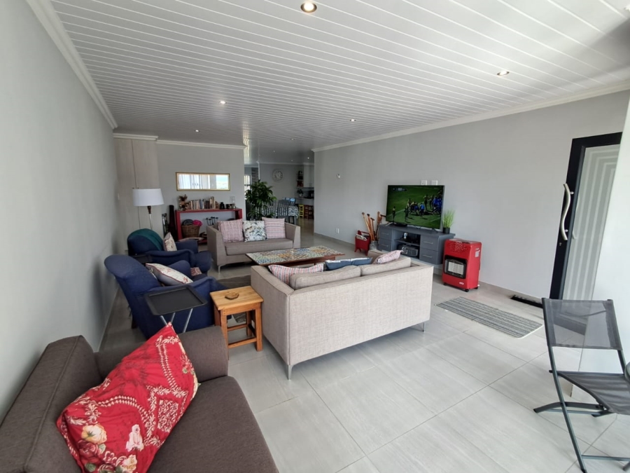 3 Bedroom Property for Sale in Avonddans Western Cape